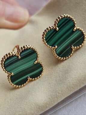 Van Cleef ARPELS MAGIC ALHAMBRA MALACHITE EARRINGs YELLOW 18K GOLD VERY GOOD BOX